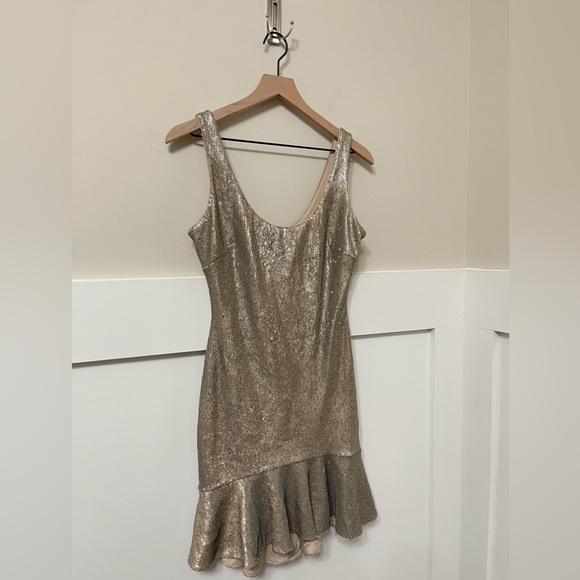 Bebe Champagne Sequin Holiday Party Birthday Ruffle Fitted Dress Size Medium - Picture 4 of 7